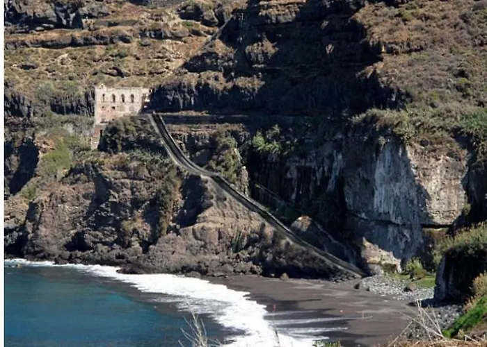 In Protected Space In Front Of The Sea فيلة *