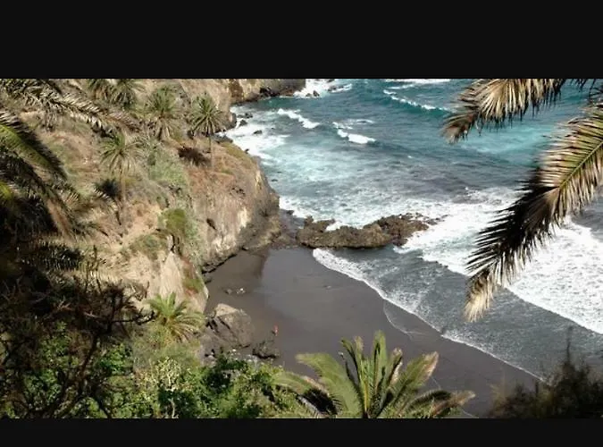 In Protected Space In Front Of The Sea فيلة لوس رياليخوس