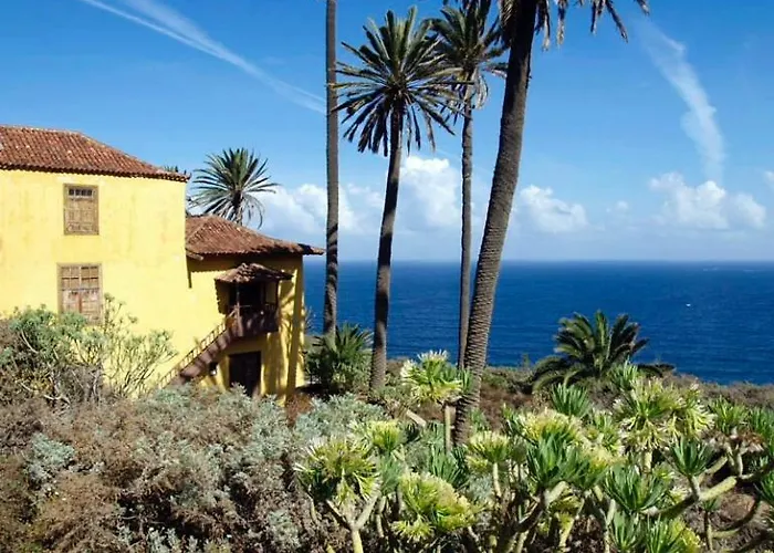 In Protected Space In Front Of The Sea فيلة *