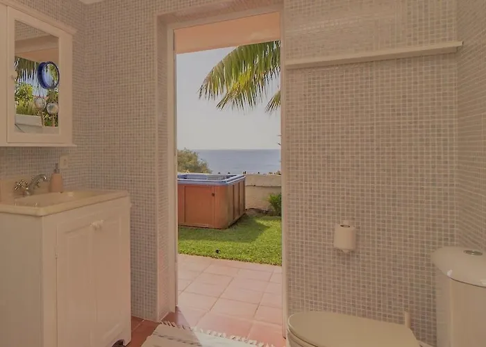 فيلة In Protected Space In Front Of The Sea *