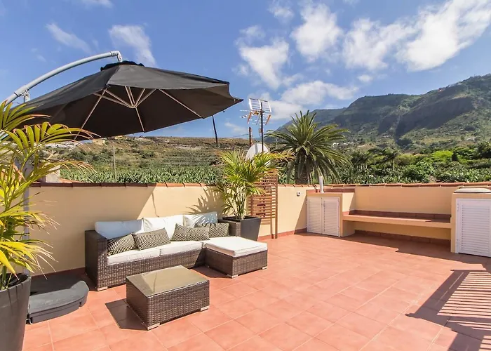 فيلة In Protected Space In Front Of The Sea لوس رياليخوس